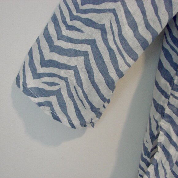 Linen Tunic Top Blue White Button Front Roll Tab Sleeves Tahari Plus Size 1X - Picture 9 of 15